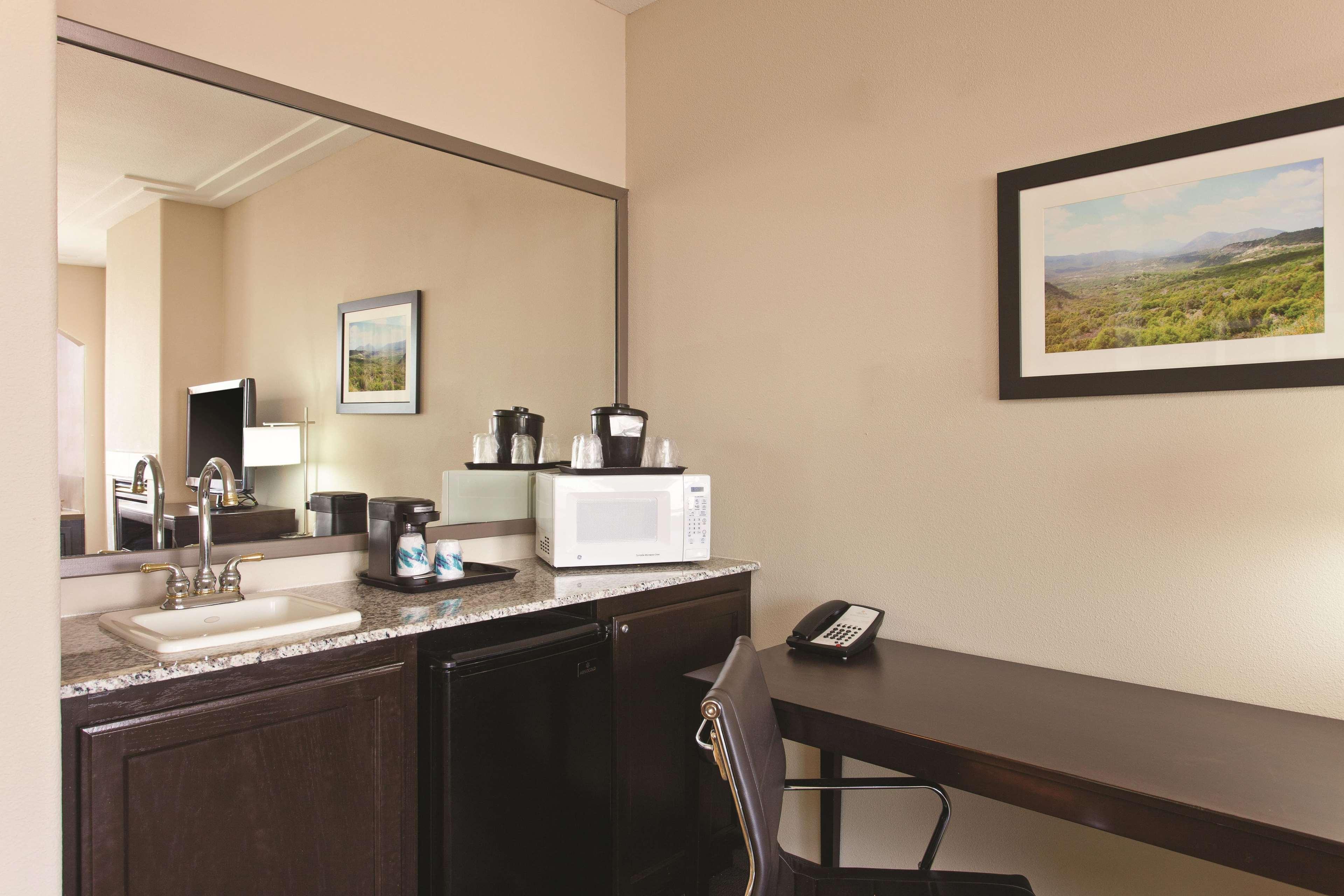 La Quinta By Wyndham Los Banos Exterior foto